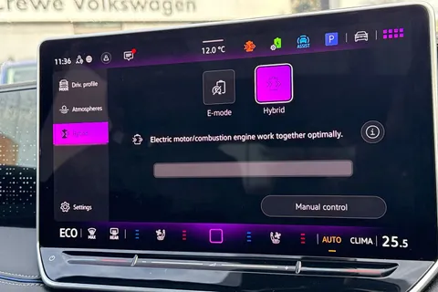 DF25KWK Volkswagen Tiguan 1.5 TSI 272 eHybrid R-Line 5dr DSG Thumbnail #29