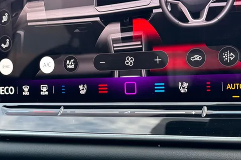 DF25KWK Volkswagen Tiguan 1.5 TSI 272 eHybrid R-Line 5dr DSG Thumbnail #35