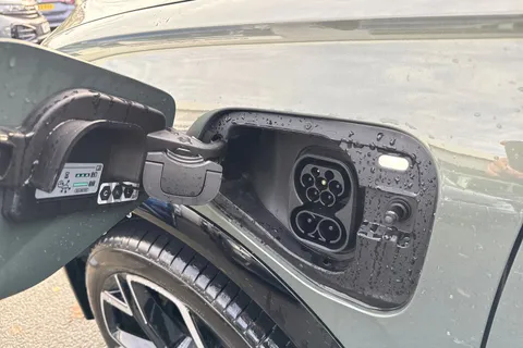 DF25KWK Volkswagen Tiguan 1.5 TSI 272 eHybrid R-Line 5dr DSG Thumbnail #39