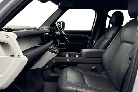 KT73VNE Land Rover Defender 3.0 D300 X-Dynamic SE 110 5dr Auto [7 Seat] Thumbnail #4