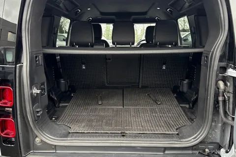 KT73VNE Land Rover Defender 3.0 D300 X-Dynamic SE 110 5dr Auto [7 Seat] Thumbnail #11
