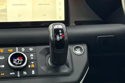 KT73VNE Land Rover Defender 3.0 D300 X-Dynamic SE 110 5dr Auto [7 Seat] Thumbnail #14