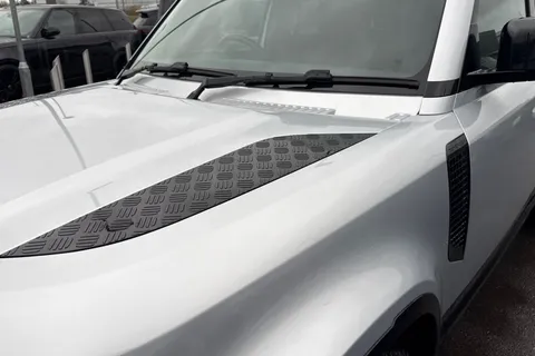 KT73VNE Land Rover Defender 3.0 D300 X-Dynamic SE 110 5dr Auto [7 Seat] Thumbnail #21