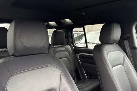 KT73VNE Land Rover Defender 3.0 D300 X-Dynamic SE 110 5dr Auto [7 Seat] Thumbnail #22