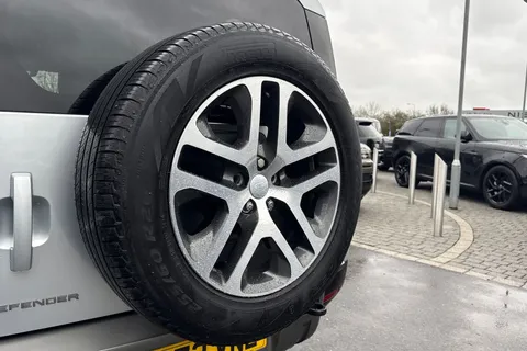 KT73VNE Land Rover Defender 3.0 D300 X-Dynamic SE 110 5dr Auto [7 Seat] Thumbnail #31