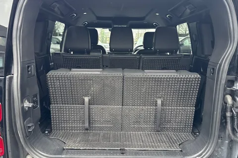KT73VNE Land Rover Defender 3.0 D300 X-Dynamic SE 110 5dr Auto [7 Seat] Thumbnail #33