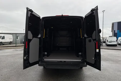 DF75UAL Volkswagen Crafter CR35 Commerce Plus MWB 140 PS Man FWD  - MY25/Low Roof/Camera Thumbnail #6