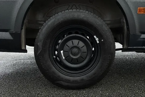 DF75UAL Volkswagen Crafter CR35 Commerce Plus MWB 140 PS Man FWD  - MY25/Low Roof/Camera Thumbnail #10