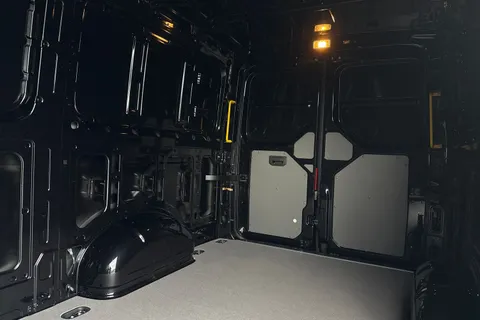 DF75UAL Volkswagen Crafter CR35 Commerce Plus MWB 140 PS Man FWD  - MY25/Low Roof/Camera Thumbnail #18