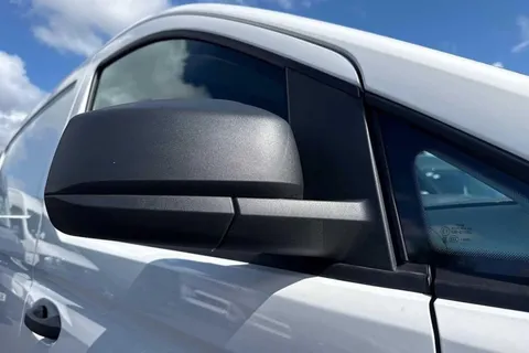 DF75TXV Volkswagen Caddy 2.0 TDI 102PS Commerce Van [Business/Tech Pack] Thumbnail #25