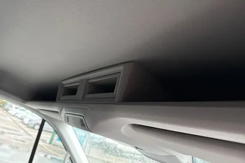 DF75UAL Volkswagen Crafter CR35 Commerce Plus MWB 140 PS Man FWD  - MY25/Low Roof/Camera Thumbnail #34