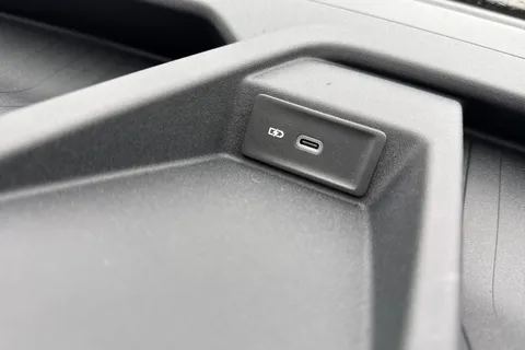 DF75UAL Volkswagen Crafter CR35 Commerce Plus MWB 140 PS Man FWD  - MY25/Low Roof/Camera Thumbnail #37