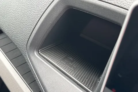 DF75UAL Volkswagen Crafter CR35 Commerce Plus MWB 140 PS Man FWD  - MY25/Low Roof/Camera Thumbnail #38