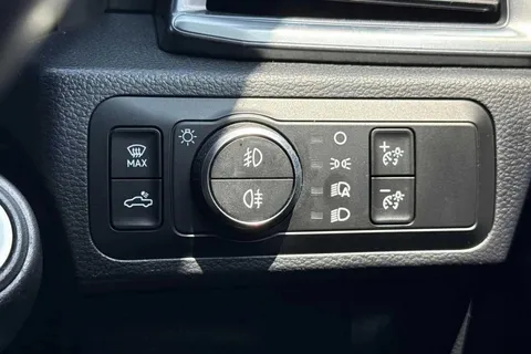 37 of 60 for VOLKSWAGEN AMAROK D/Cab Pick Up Style 2.0 TDI 205 4MOTION Auto