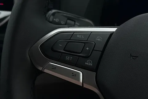 DF75UAL Volkswagen Crafter CR35 Commerce Plus MWB 140 PS Man FWD  - MY25/Low Roof/Camera Thumbnail #40