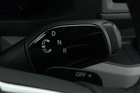 DF75UAL Volkswagen Crafter CR35 Commerce Plus MWB 140 PS Man FWD  - MY25/Low Roof/Camera Thumbnail #42