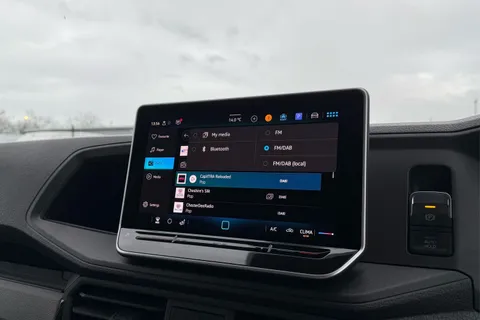 DF75UAL Volkswagen Crafter CR35 Commerce Plus MWB 140 PS Man FWD  - MY25/Low Roof/Camera Thumbnail #46