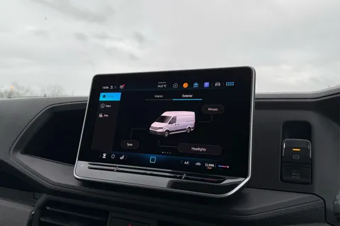 DF75UAL Volkswagen Crafter CR35 Commerce Plus MWB 140 PS Man FWD  - MY25/Low Roof/Camera Thumbnail #49