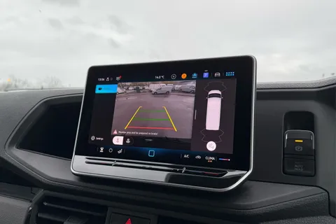 DF75UAL Volkswagen Crafter CR35 Commerce Plus MWB 140 PS Man FWD  - MY25/Low Roof/Camera Thumbnail #50