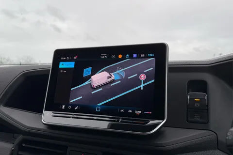 DF75UAL Volkswagen Crafter CR35 Commerce Plus MWB 140 PS Man FWD  - MY25/Low Roof/Camera Thumbnail #51