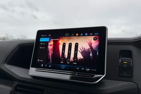 DF75UAL Volkswagen Crafter CR35 Commerce Plus MWB 140 PS Man FWD  - MY25/Low Roof/Camera Thumbnail #52