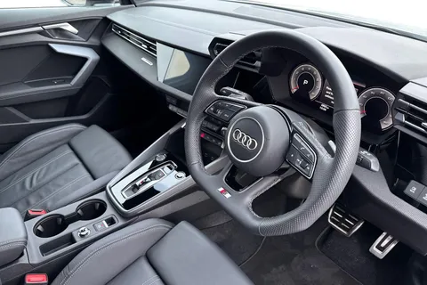 DF74VRN Audi A3 Black Edition 35 TFSI 150 PS S tronic Thumbnail #14