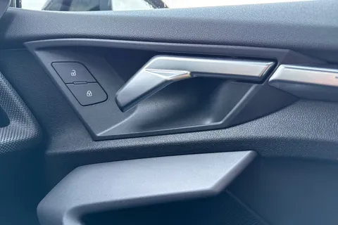 DF74VRN Audi A3 Black Edition 35 TFSI 150 PS S tronic Thumbnail #21