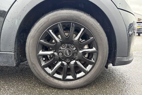 ML73WCV Mini Hatch 1.5 Cooper Classic Steptronic Euro 6 (s/s) 3dr Thumbnail #9