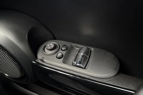 ML73WCV Mini Hatch 1.5 Cooper Classic Steptronic Euro 6 (s/s) 3dr Thumbnail #37