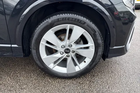 GF24WXH Audi Q2 S line 35 TFSI 150 PS S tronic Thumbnail #10