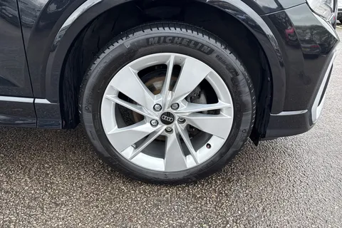 GF24WXH Audi Q2 S line 35 TFSI 150 PS S tronic Thumbnail #12