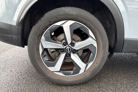 PL23KHD Nissan Qashqai 1.3 DIG-T MHEV N-Connecta Euro 6 (s/s) 5dr Thumbnail #11