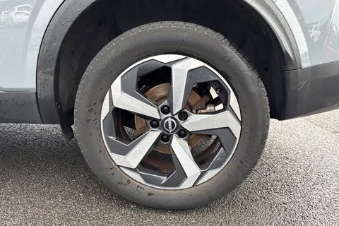 PL23KHD Nissan Qashqai 1.3 DIG-T MHEV N-Connecta Euro 6 (s/s) 5dr Thumbnail #12