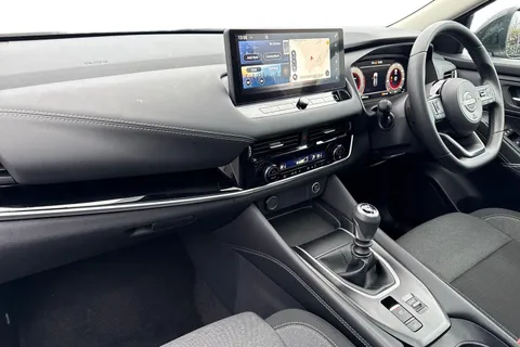 PL23KHD Nissan Qashqai 1.3 DIG-T MHEV N-Connecta Euro 6 (s/s) 5dr Thumbnail #15
