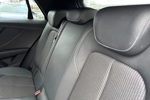 GF24WXH Audi Q2 S line 35 TFSI 150 PS S tronic Thumbnail #19