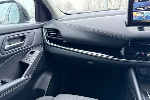 PL23KHD Nissan Qashqai 1.3 DIG-T MHEV N-Connecta Euro 6 (s/s) 5dr Thumbnail #20