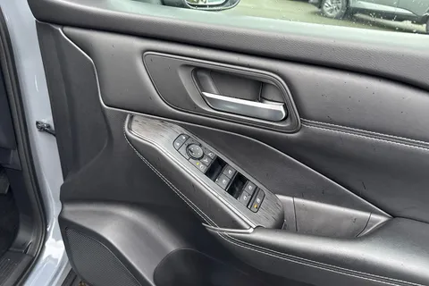 PL23KHD Nissan Qashqai 1.3 DIG-T MHEV N-Connecta Euro 6 (s/s) 5dr Thumbnail #21