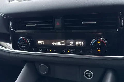 PL23KHD Nissan Qashqai 1.3 DIG-T MHEV N-Connecta Euro 6 (s/s) 5dr Thumbnail #22