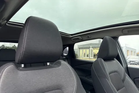 PL23KHD Nissan Qashqai 1.3 DIG-T MHEV N-Connecta Euro 6 (s/s) 5dr Thumbnail #24