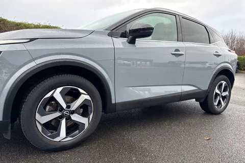 PL23KHD Nissan Qashqai 1.3 DIG-T MHEV N-Connecta Euro 6 (s/s) 5dr Thumbnail #28
