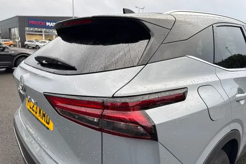 PL23KHD Nissan Qashqai 1.3 DIG-T MHEV N-Connecta Euro 6 (s/s) 5dr Thumbnail #32