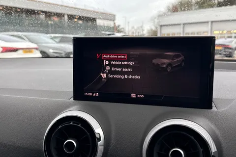 GF24WXH Audi Q2 S line 35 TFSI 150 PS S tronic Thumbnail #33