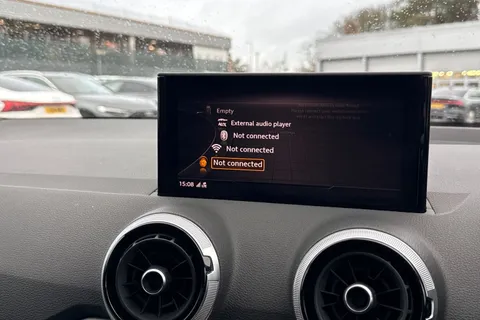 GF24WXH Audi Q2 S line 35 TFSI 150 PS S tronic Thumbnail #39