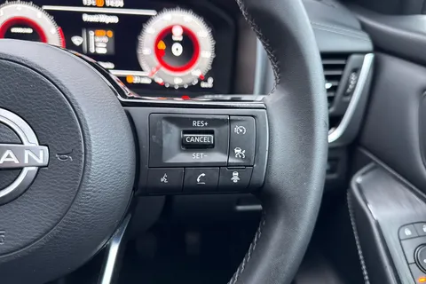 PL23KHD Nissan Qashqai 1.3 DIG-T MHEV N-Connecta Euro 6 (s/s) 5dr Thumbnail #42