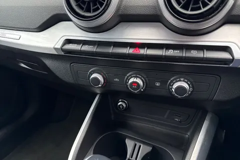 GF24WXH Audi Q2 S line 35 TFSI 150 PS S tronic Thumbnail #45