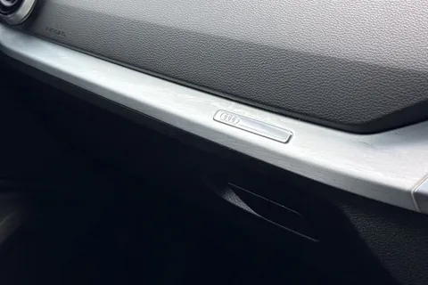 GF24WXH Audi Q2 S line 35 TFSI 150 PS S tronic Thumbnail #48