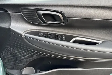 BD72SXK Hyundai Bayon 1.0 T-GDi MHEV SE Connect DCT Euro 6 (s/s) 5dr Thumbnail #17