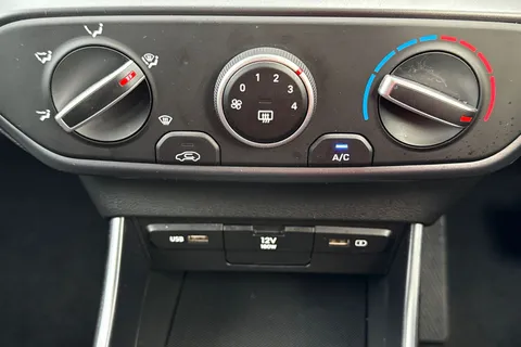 BD72SXK Hyundai Bayon 1.0 T-GDi MHEV SE Connect DCT Euro 6 (s/s) 5dr Thumbnail #18