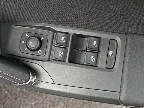 KY75EVG CUPRA Leon 1.5 TSI 150 V1 5dr Thumbnail #17