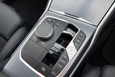 YK24BFA BMW 3 Series 320i M Sport 4dr Step Auto Thumbnail #23